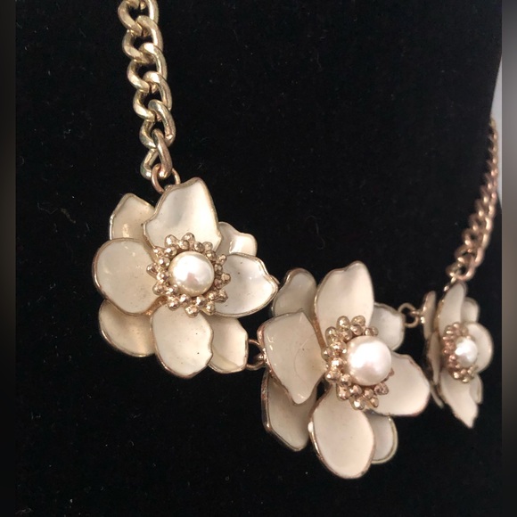 Vintaged Statement Necklace Enamel Flowers Gold tone Cuban chunky chain - Picture 4 of 12